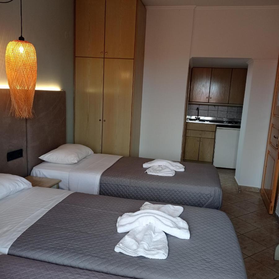 Ninos On The Beach Hotel 로다 외부 사진