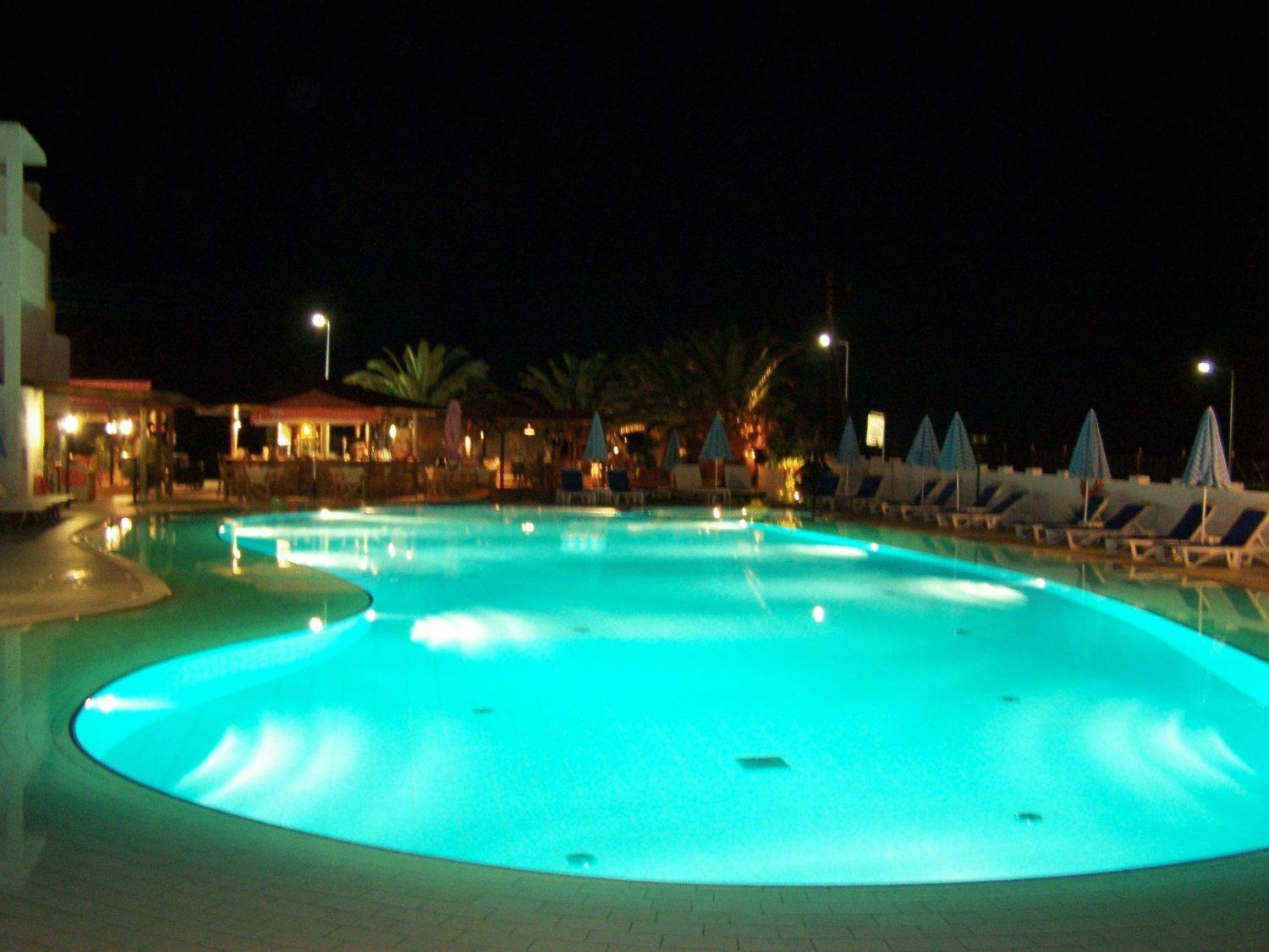 Ninos On The Beach Hotel 로다 외부 사진