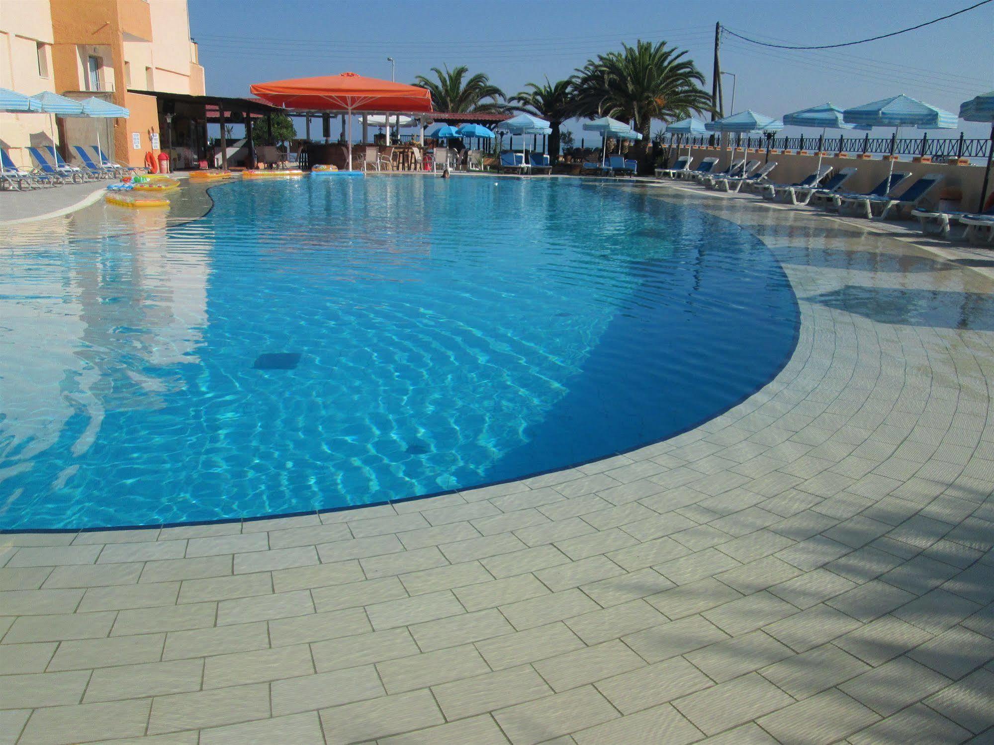 Ninos On The Beach Hotel 로다 외부 사진