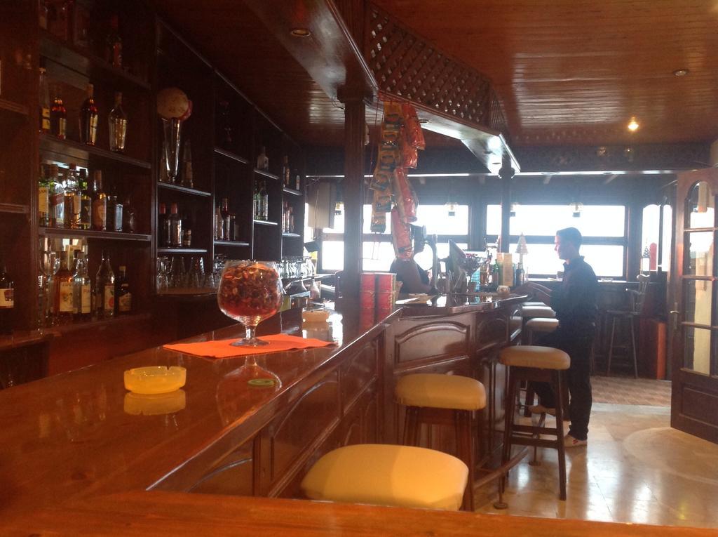 Ninos On The Beach Hotel 로다 외부 사진
