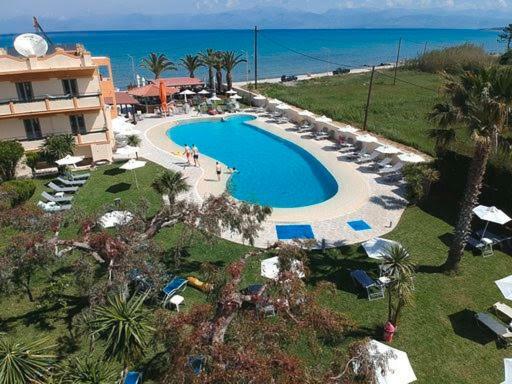 Ninos On The Beach Hotel 로다 외부 사진